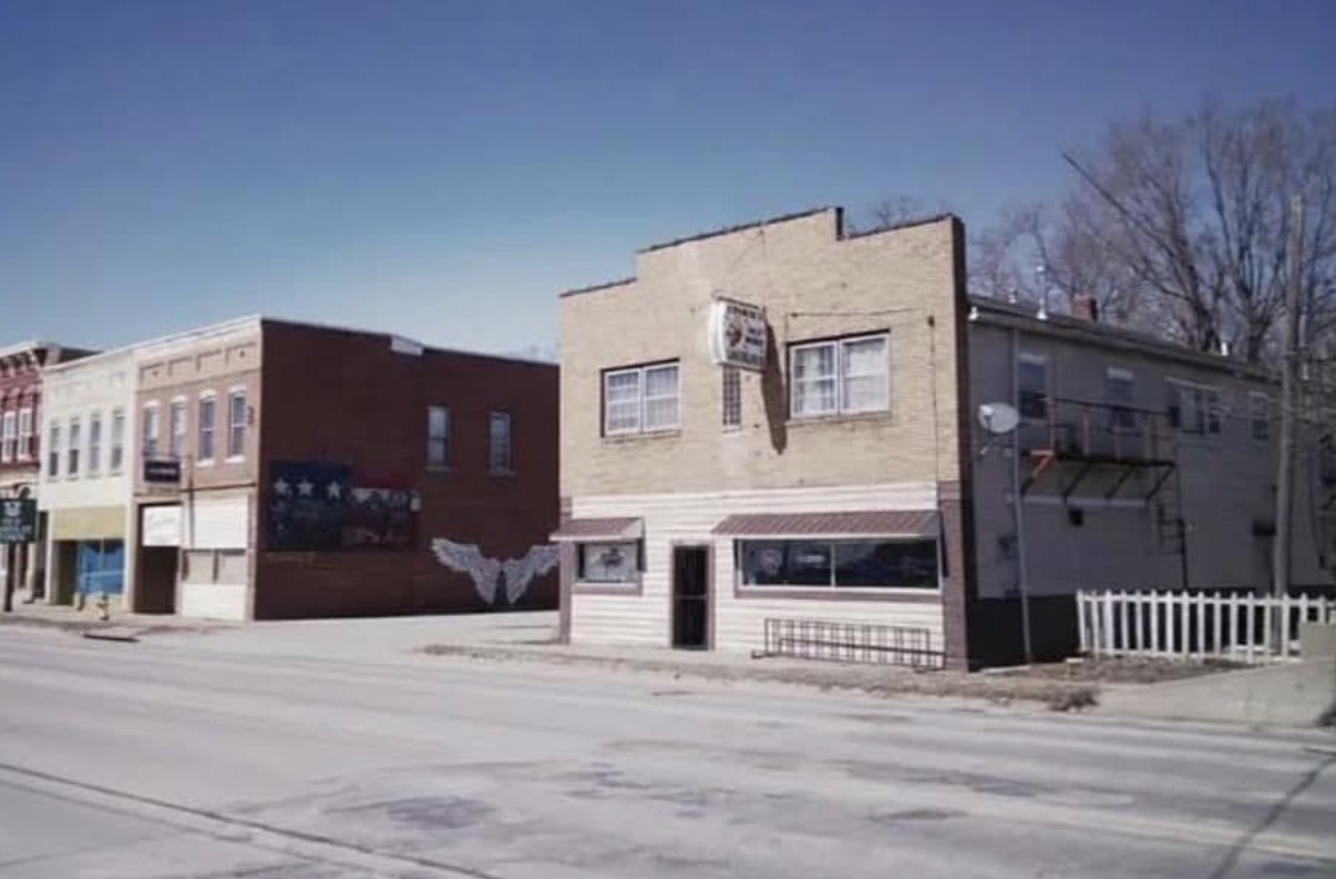 The brick exterior of Vinnie's Longbranch on Avenue L